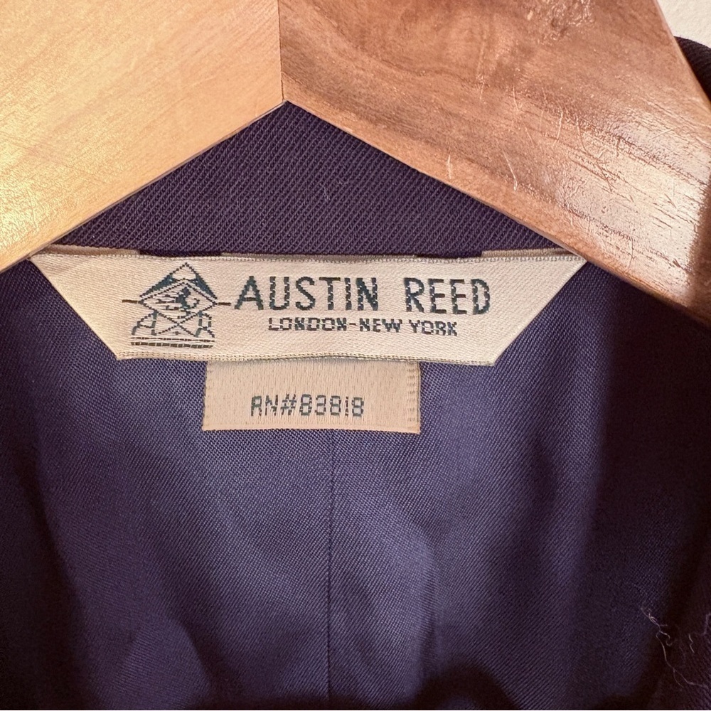 Austin Reed 100% Wool Navy Blazer Gold Buttons Old Money Quiet Luxury - Picture 5 of 11